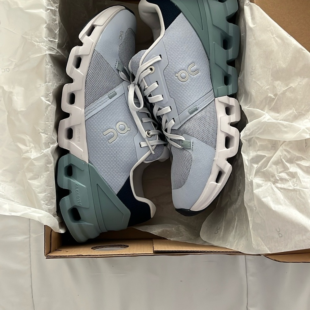 ON Cloundflyer 4 Nimbus Running Shoes Size 9